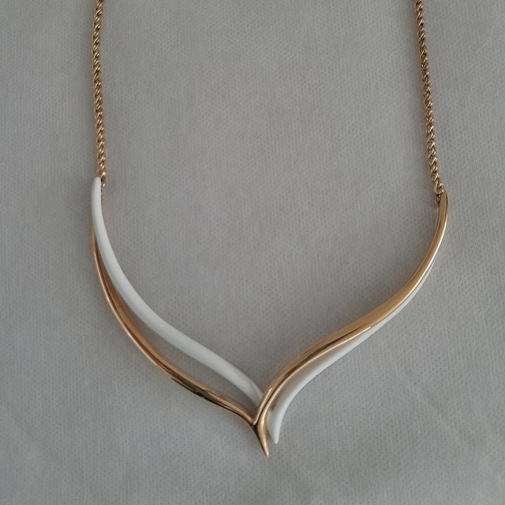 Monet Gold/White Contemporary Necklace - 13"